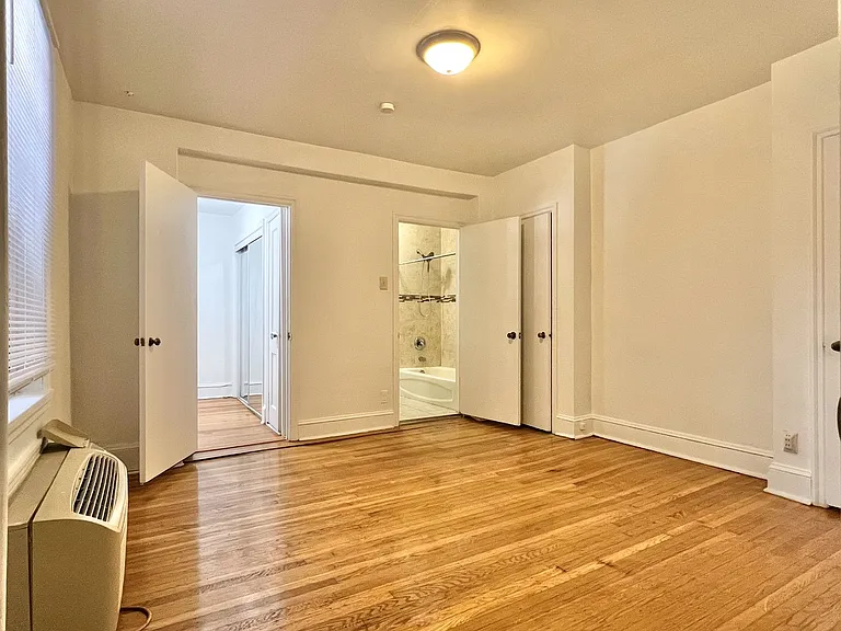 1429 Spruce St — Photo 35