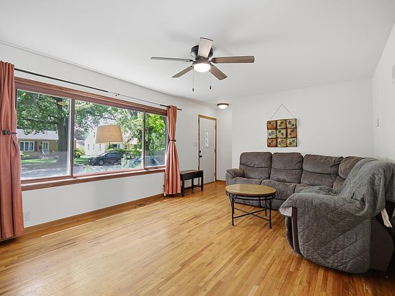 5th image of 603 13th Ave SE