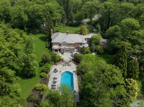 38 Ormond Park Road, Glen Head, NY 11545