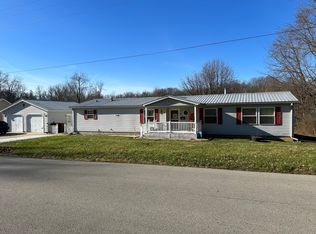 690 N Maple St, Veedersburg, IN