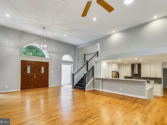 4th image of 10721 Sycamore Springs Ln