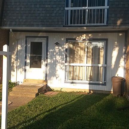 3rd image of 1050 Knight Ln