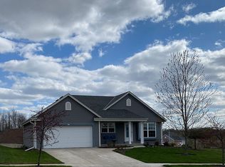 435 Big Bend Way, Hartford, WI 53027