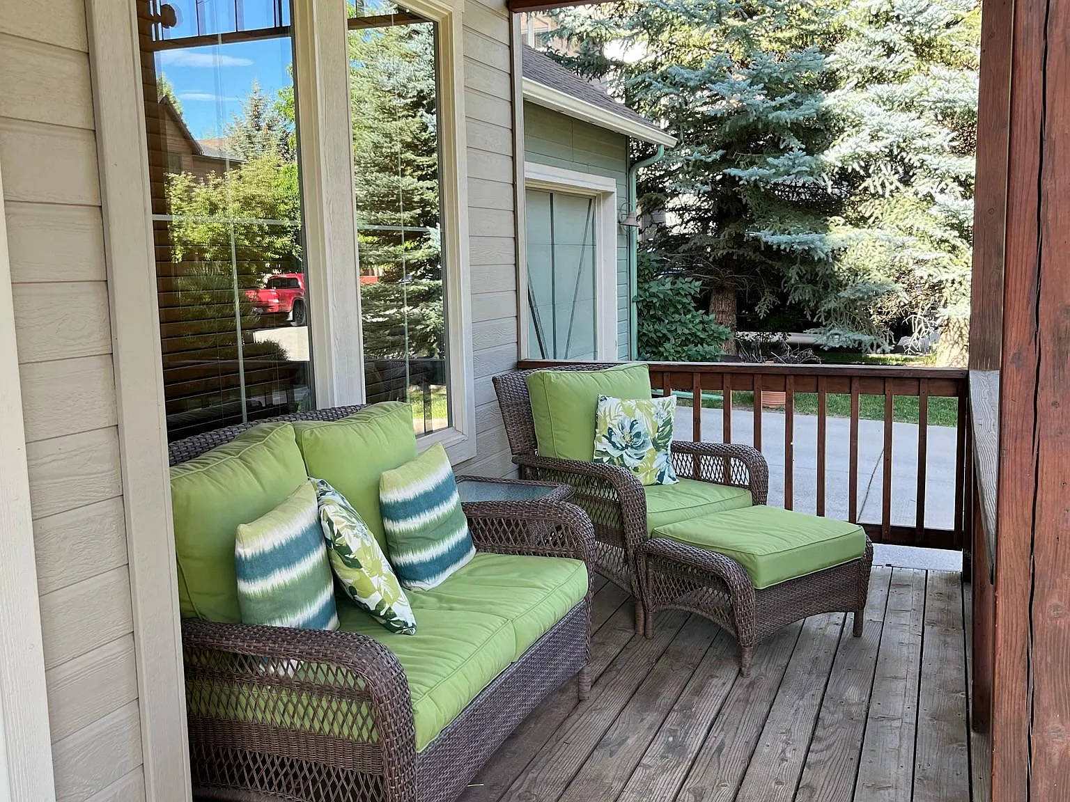 507 Lake Ct — Photo 3
