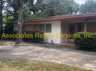 1040 SW 11th St, Gainesville, FL 32601
