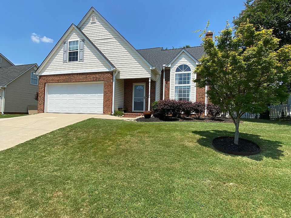 1st image of 108 Fawnbrook Dr