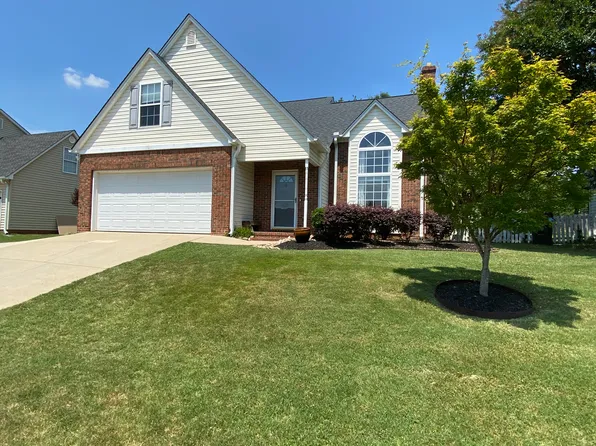 108 Fawnbrook Dr, Greer, SC 29650