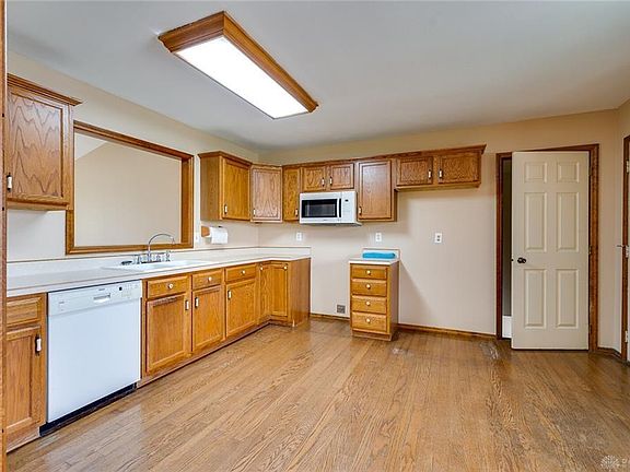 5th image of 8912 Cadet Cir