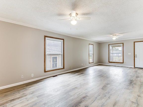 5th image of 313 E Lincoln Ave
