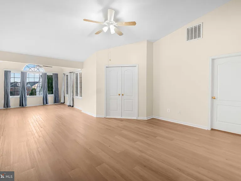 43729 Stoke Chapel Ter — Photo 30