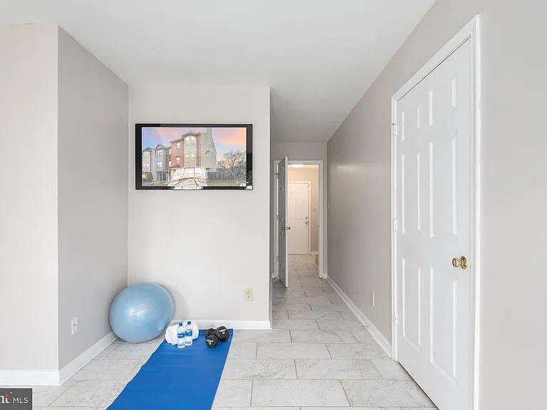 200 Barrie Pl — Photo 12