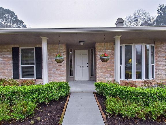 3rd image of 1531 Briarbank Dr