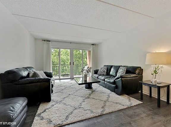 2nd image of 3950 W Bryn Mawr Ave APT 405