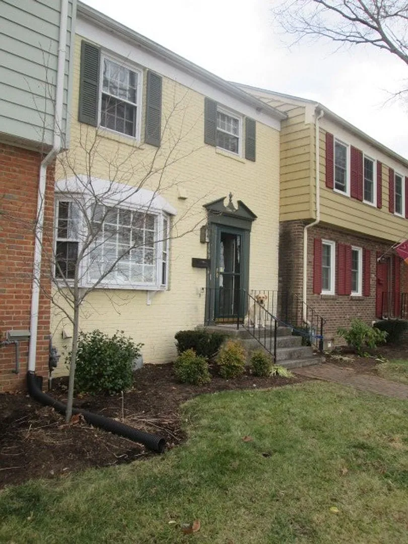 3 Bedroom 2.5 Half Bath Townhouse — Photo 1