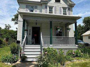 1018 1/2 E Front St, Bloomington, IL 61701