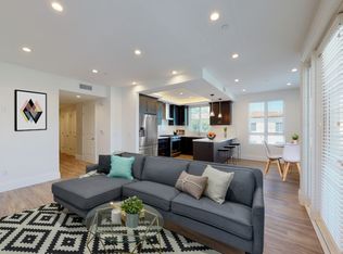 8700 Chalmers Dr #301, Los Angeles, CA 90035