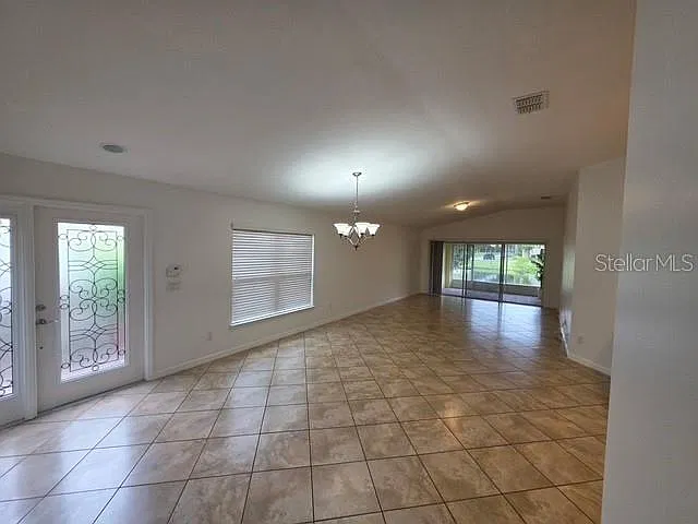 3 bed, 2.0 bath, 1554 sqft, $2,850 — Photo 3