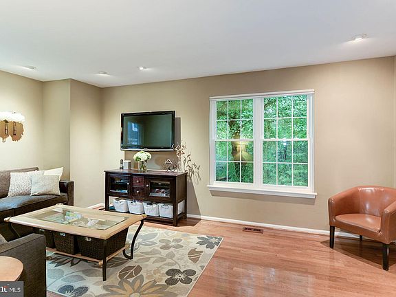 4th image of 5721 Heritage Hill Ct