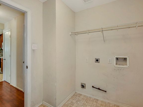 4th image of 18231 Valebluff Ln