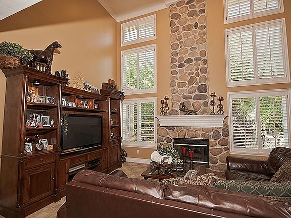 2nd image of 529 E Moss Creek Dr
