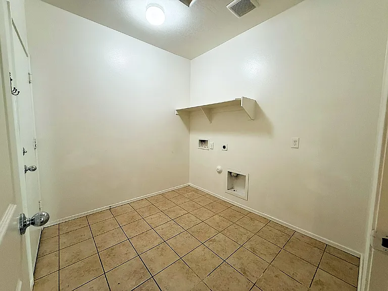 6218 W Laurie Ln — Photo 27