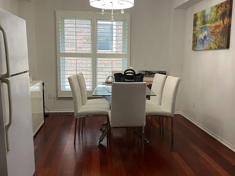 4072 Colonial Dr — Photo 3