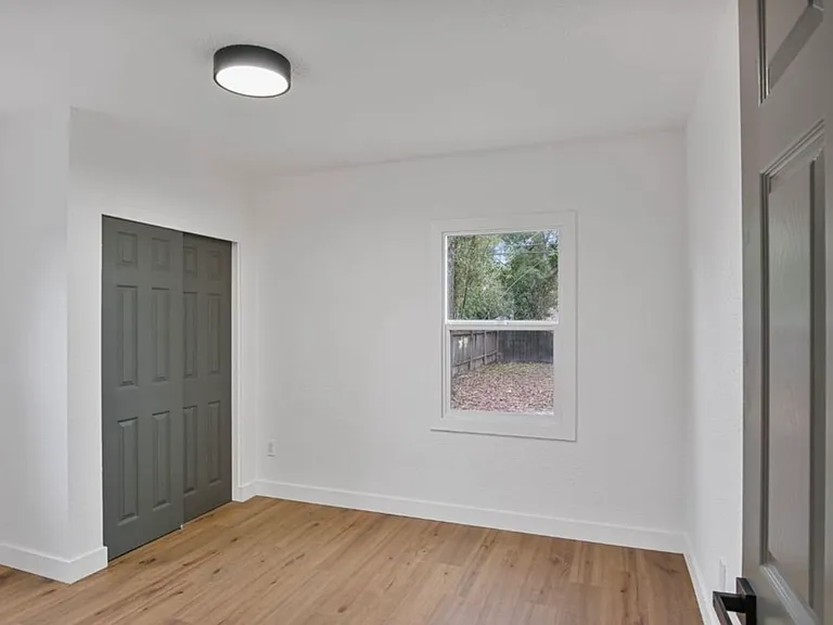 4118 Howard Ave — Photo 6