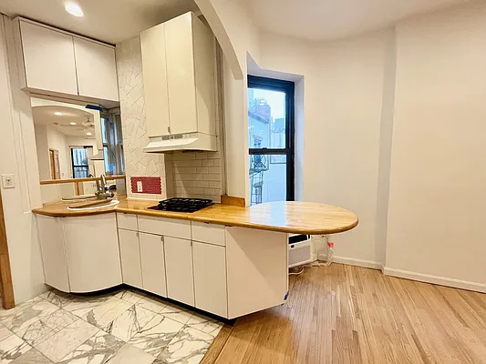 Rented by Brown Harris Stevens | media 18