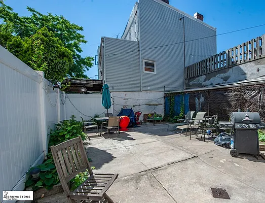 Rented by Brownstone Real Estate | media 7