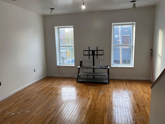 4th image of 1729 N 24th St Floor 3