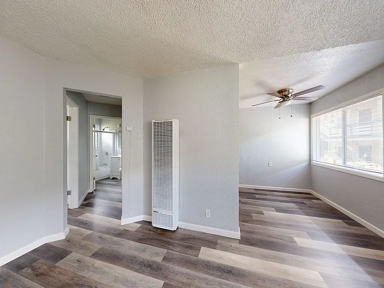 2515 10th ave — Photo 31