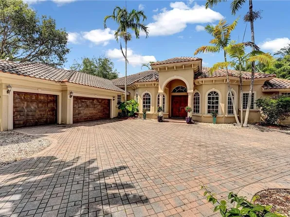 2220 Lazy Lane, Lazy Lake, FL 33305