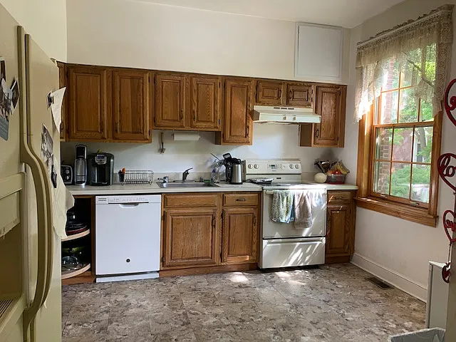 3635 Winfield Ln NW — Photo 1