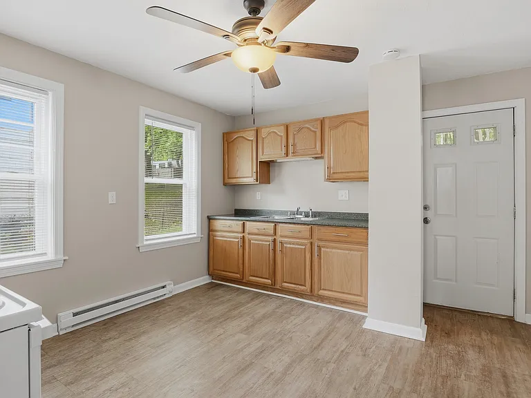 6 Oswald St #1 — Photo 13