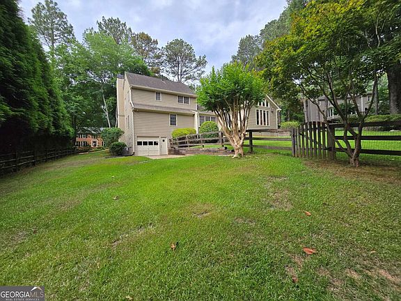 2nd image of 1726 W Point Cir