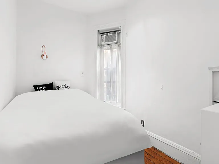 41 Perry St #4A — Photo 5