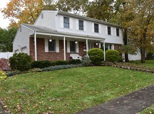 18 King Ave, Melville, NY 11747