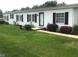 17 Woodbine Ct W, Harleysville, PA 19438