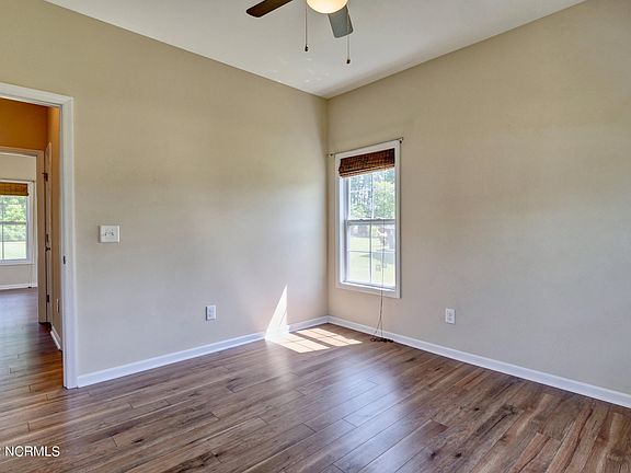 5th image of 8099 Webster Ct NE
