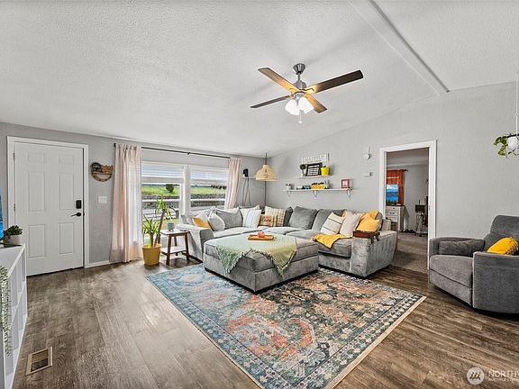 3rd image of 28612 75th Avenue Ct S