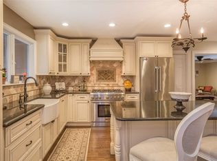 4 Skyline Dr, Huntington, NY 11743