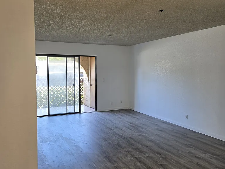 375 Clifford Ave #213 — Photo 7