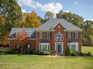 5808 Willow Way Ct, Oak Ridge, NC 27310