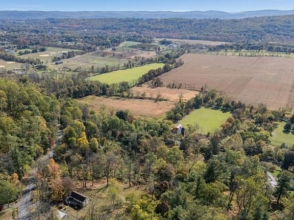 3rd image of 25 Coleman Hill Rd