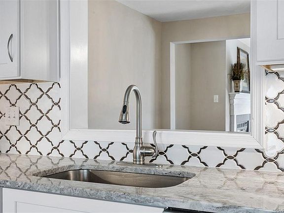 5th image of 1106 Lakeland Cir