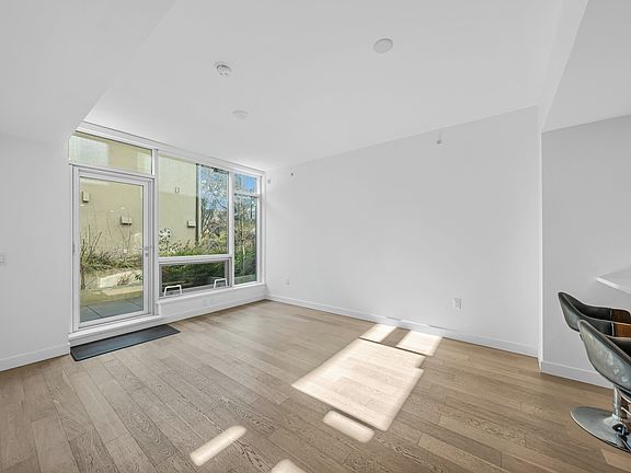 5th image of 4988 Cambie St #102