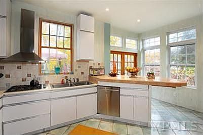 3rd image of 33 Lawton Ave