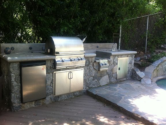 3rd image of 1557 Scenic Dr