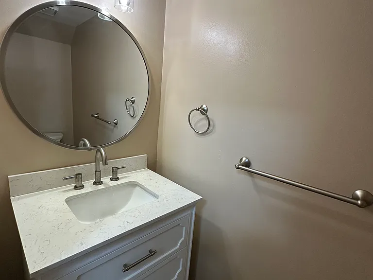 1724 Chatham Cir — Photo 21
