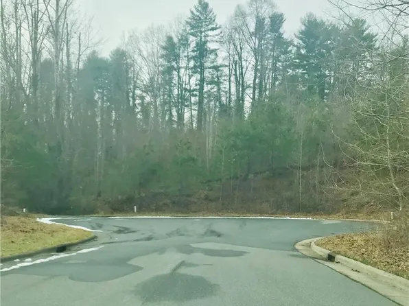 1039 Williamsburg Dr NE, Lenoir, NC 28645